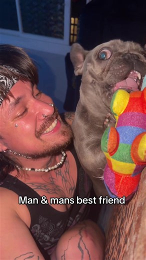 Thomas (@lbtwunk)’s video of best friends