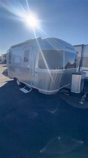 2019 Airstream Flying Cloud 19CB ONLY $55K! #Airstream #19CB #TravelTrailer #RVForSale