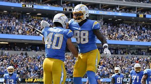 Herbert lofts play-action TD pass to wide-open Zander Horvath