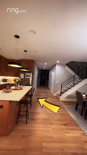 This Man Covered the Floor in Flour for a Terrifying Reason!🌙👣