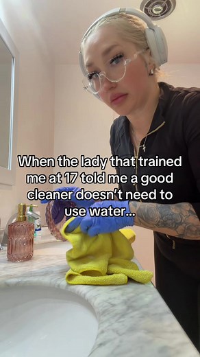 I was like wdym 😭 rinse the fucking shit if you have to soak everything and rinse it down the drains like I can’t believe I had to clean like that with her #cleaning #cleaner #cleanertips #cleaning101