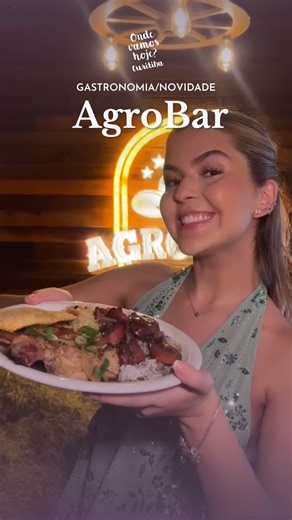 ONDE VAMOS HOJE❓ on Instagram: "Feijoada do jeito que a gente ama: bem servida, saborosa e com aquele clima gostoso de reunir a mesa 🍲✨ No Agro Bar, a feijoada é daquelas que aquecem o coração, carne no ponto certo, acompanhamentos caprichados e um ambiente perfeito pra curtir sem pressa. Ideal pra reunir amigos, família e transformar o almoço em momento. Já sabe, né? Chega com fome e aproveita 🍊🥬🍚 @agrobar.curitiba 💲R$59,90 por pessoa 🔺 CATEGORIA: NOVIDADE 📍 Rua Doutor Pedrosa, 485 - Cen