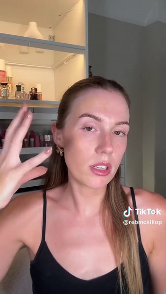 Makeup Lessons 🎨 how to apply foundation using a brush 🤍 #howtoapplyfoundation #makeuplessons #backtobasicsmakeup #makeuptutorial #foundation @L'Oréal Paris UK @Real Techniques UK @IT Cosmetics