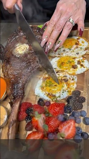 🥩🧄 Garlic Butter Ribeye Steaks 🧈🌿