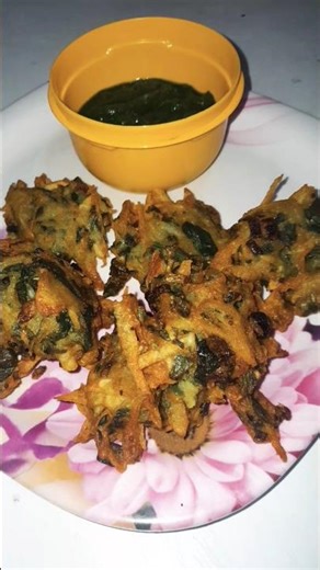 Aalu Gobhi palak ki Pakoda Recipe