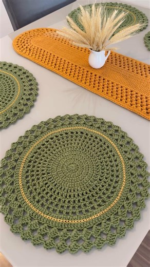 Clique no TEXTO acima e se APAIXONE sousplat em crochê 🧶