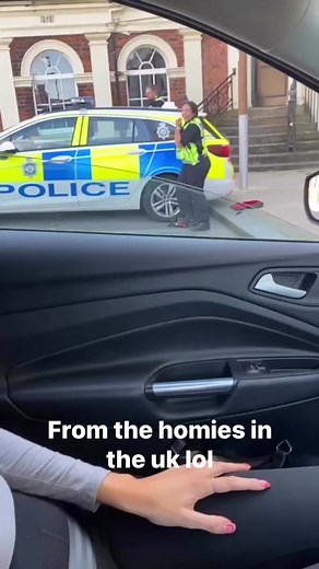 Lol. She’s on beat. #pumpitup #housemusic #festival #rave #techno #edc #drumandbass | Enrique Contreras