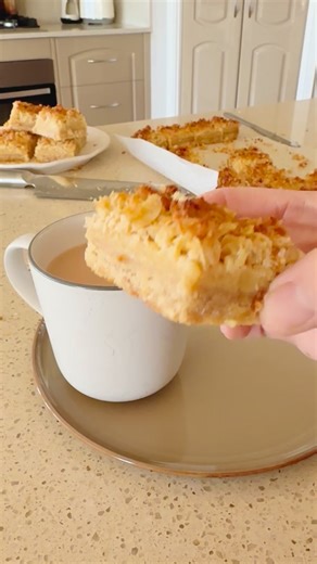 Caramel Oat Slice 🧡 #caramelrecipe #retrorecipe #easyrecipe #homecooking | Cooking with Nana Ling