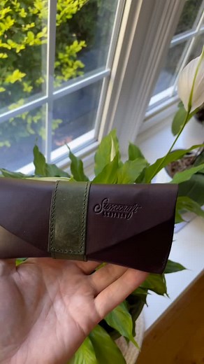 Corbin and team at Sailrite has been pumping out some great small projects lately. I finished this simple glasses case in about an hour on the ole Fabricator. I have a new belt kit to get started on soon. | Stonecraft Leather