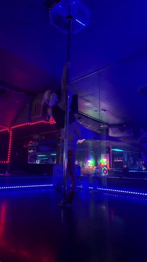 Explore the Art of Pole Dancing: Skills and Techniques