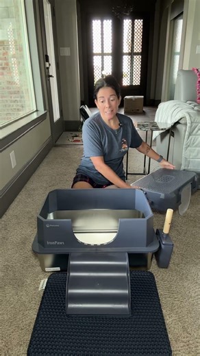 Stainless steel litter box set up