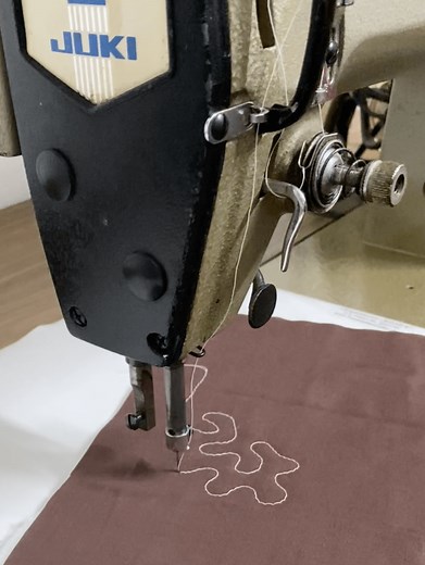 Free Motion Quilting without any presser foot - The Little Mushroom Cap: A Quilting Blog