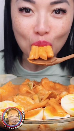 Oh hello rice cakes! The chewy goodness 💕. . #sasasmr #asmr #mukbang #eatingsounds #eatwithme #letseat #fyp #fypfoodie #fyp #fypviralシ #fyyyyyyyyyyyyyyyy #foryou #tiktokviral #tiktoktrend #tiktoktrending #กินกับtiktok #แซ่บ #กินข้าวกัน