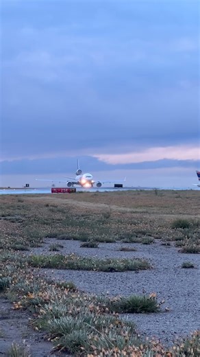 30K views · 577 reactions | Seen here is @fedex MD-11F taking off from Runway 7L. So sad that the FedEx MD-11 will be gone by the end of this year! ©️ speedbirdhd [https://www.instagram.com/reel/C5TV37CrjPV/] #mcdonnelldouglas #mdplanes #md11 #pilotlifestyle #pilotlife #airlinepilot #loveaviation #pilottraining #aeroplane #md11freighter #airsideops #airsidelife #airfield | Aviation | Facebook