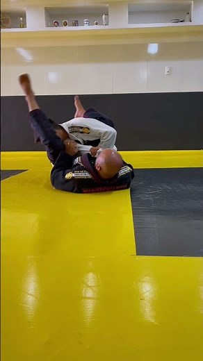 4 FORMAS DE FINALIZAR COM O ARM LOCK NA GUARDA FECHADA