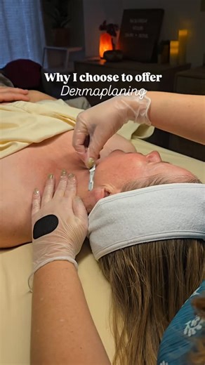 Brianna | Alpine Esthetician on Instagram: "Dermaplaning is one of those treatments that gives instant results while still supporting long-term skin health. Here’s why so many clients love choosing it—especially if you’re into a holistic, glow-from-within approach ✨ 🌿 Immediate Glow Dermaplaning gently removes dead skin cells and peach fuzz, revealing brighter, smoother skin instantly. ✨️ no downtime, no irritation when done professionally. 🪶 Smoother Texture Makeup glides on effortlessly and 