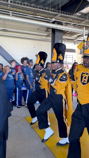 The mighty marching hornets 🐝 Nazareth Martin doing his drum major thing 🔥 ASU Homecoming. The Alabama State University Mighty Marching Hornets Fan-page | Jessica Jai Bella Wilson