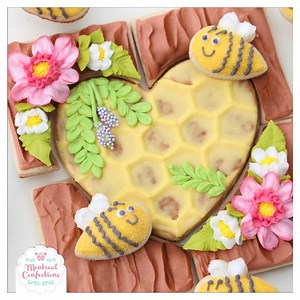 847K views · 660 reactions | You'll find this cookie decorating lesson along with many others in my digital www.ko-fi.com shop. This bee project incorporates many fun decorating techniques and applications for all the cookie tools you've amased. https://ko-fi.com/s/6686230929 | La cabane a poterie | Facebook