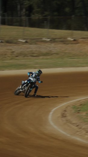 Intense action of Pro 450 Class at rounds 3 & 4 in Appin, NSW! 23 Races | 6 Rounds | 3 Weekends 📷 @jacobhantis #AFTN #AussieFlatTrackNationals #YamahabLUcRUAussieFlatTrackNationals #AustralianFlatTrackChampionship Round 1 - Brisbane, QLD - August 31 Round 2 - Brisbane, QLD - September 1 Round 3 - Appin, NSW - October 26 Round 4 - Appin, NSW - October 27 Round 5 - Gunnedah, NSW - November 16 Round 6 - Gunnedah, NSW - November 17