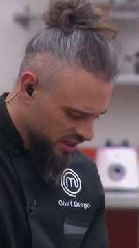 Julio tells Chef Diego that Luis and Michelle are not team players.