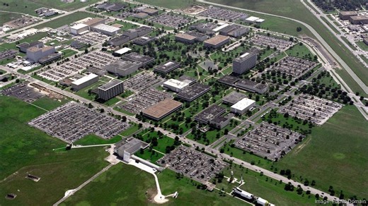 NASA awards $1.8B Artemis contract to Florida firm for work at Johnson Space Center