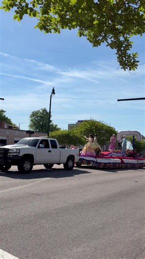 Watch scenes from the 2026 Azalea Festival Parade