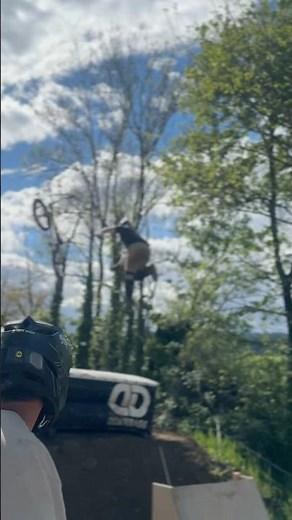 MY BIGGEST CRASH IN BMX FREESTYLE IN AIRBAG AT DIRT CAMP IN ARDÈCHE! #bmx #crash #bike #dport #fail