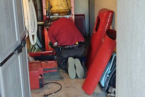 Puis-je faire mon ramonage de cheminée moi-même, sans passer par un professionnel ?