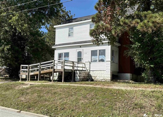 314 E Hester St St, Carbondale, IL 62901 - MLS EB459522 - Coldwell Banker