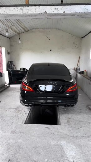 Explore the Luxury of Mercedes Benz CLS550 AMG