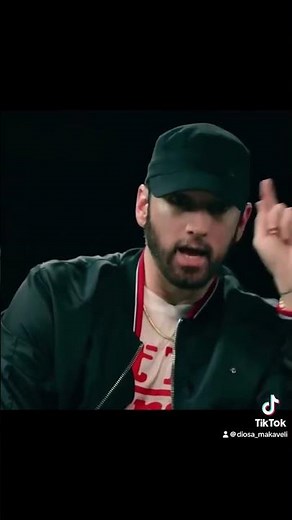 Eminem VS Machine Gun Kelly