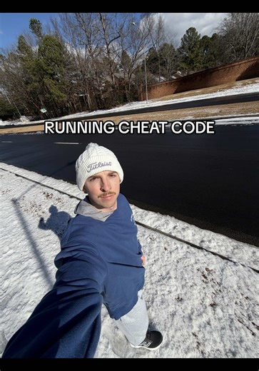 Doing your easy runs in the snow is the ultimate cheat code 😭 #easyrun #runningtip #runningcontent #snowrun #runwithme