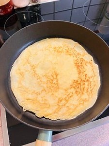 La Chandeleur 🥞✨ : Histoire, Traditions et Gourmandise