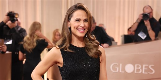 Jennifer Garner Attends Her First Golden Globes in 13 Years in a Shimmering Black Gown