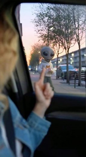 Woman sees grey alien walking down the sidewalk and passes out! 👽🛸