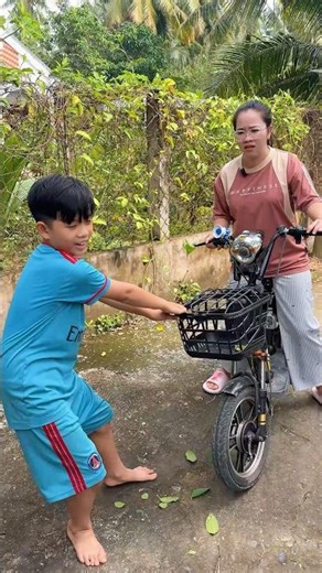 Why did you signal right but go left? /ÚtKha_nè #shortvideo #funny #entertainment