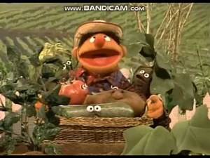Rocket Classic Sesame Street Farmer Ernie Grow Low High Low (1988)