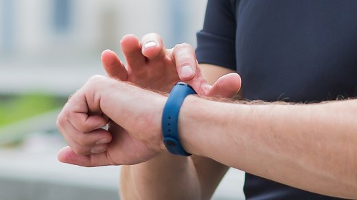 The 3 Best Fitness Trackers (That Aren't Smartwatches) For 2023 - SlashGear