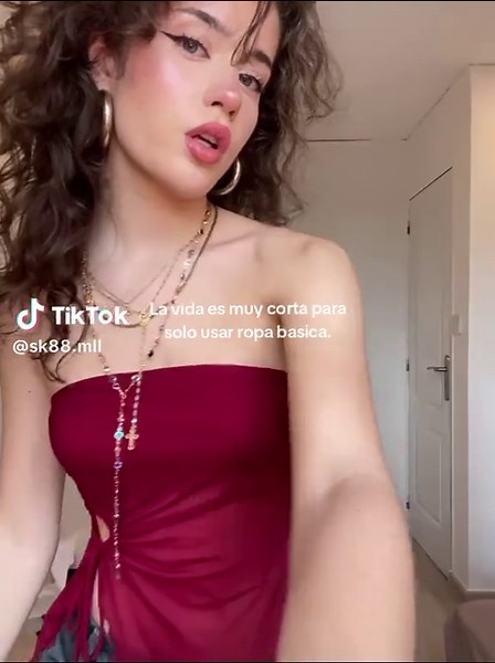 Explora el Estilo Y2K: Ropa y Moda Extravagante