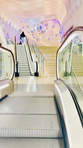 O2 shopping center in London 🤩🤩🤩 #london #uk #tiktokuk #shopping #europe #indian #tiktokindia_ #travel #sightseeing #mood #love #gifts #londonlife