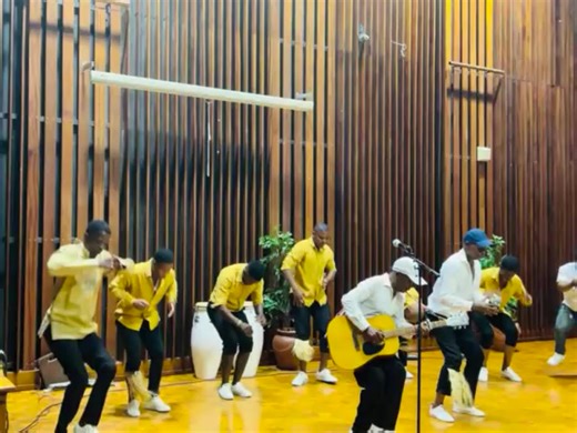 Iyeza Album kaSHWII: Amakhehla Ethu Namhlanje