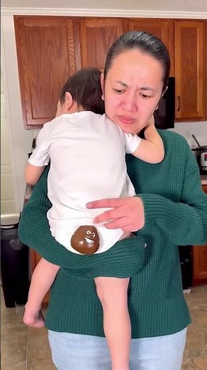Baby poop alert 👶💩😂😱❤🌈✅