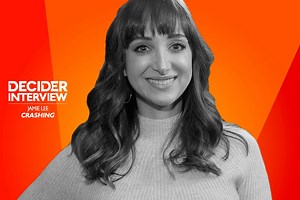 Jamie Lee Talks ‘Crashing’ Season 2, Comedy Relationships, And A First Date So Bad It Gave Her “Douche Chills”