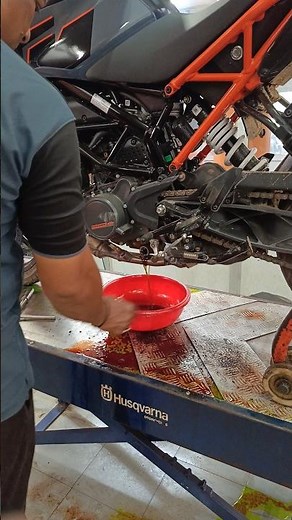 Ktm duke servicing😱|| #ktm #duke200 #ktmmodification #dukeservicing #bikeservicing