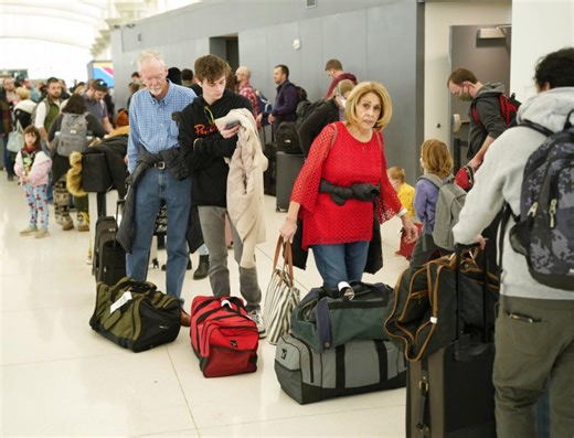 Airlines want to roll back these consumer protections – what passengers can do
