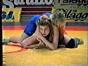 Jackie Berube vs Lotta Andersson female frestyle wrestling match