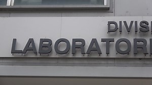 3.7K views · 98 reactions | En las instalaciones de la División Laboratorio Químico recibimos la adquisición de un "sistema de cromatografía líquida UHPLC" . Estuvo presente la Min. de Seg. Patricia Bullrich, junto al Subjefe de la #PFA Crío. Gral. Mariano José Giuffra y la Plana Mayor. #PFA ‍♂️ | Policía Federal Argentina | Facebook