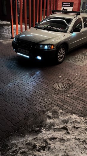 Krav stort avgasrör eller va säger du @Xc Janne #lerumkickerzz #d5sot #volvoxc70crosscountry #hawaiidisco🏝🍋🥥🌴 #pureest