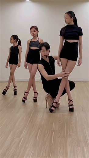 เทคนิคการเดินบนรองเท้าส้นสูงแบบมืออาชีพ