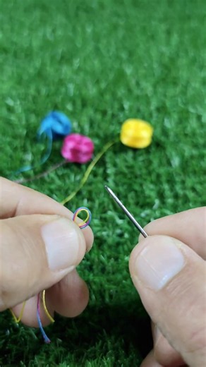 Threading a Needle Has NEVER Been This Easy! 😱🧵 #diy